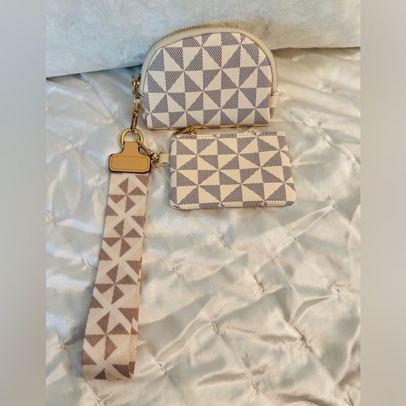 Fashion Cream and Gray Coin Wallet and Key Chain Set - Picture 3 of 5